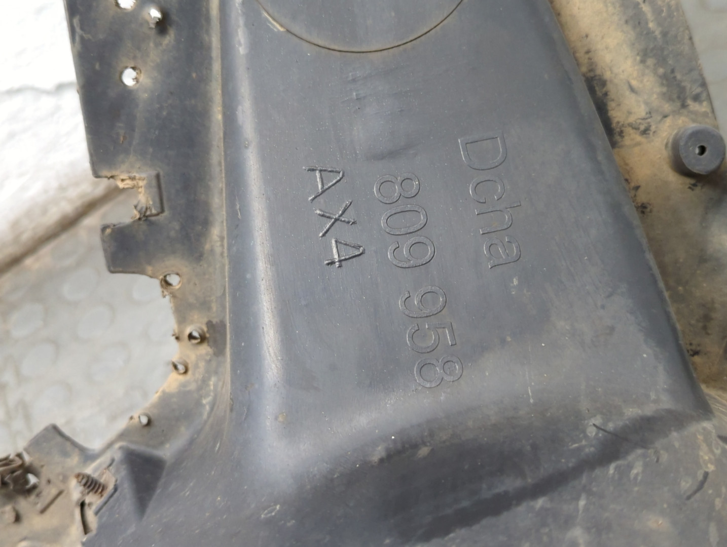 Локер передний правый