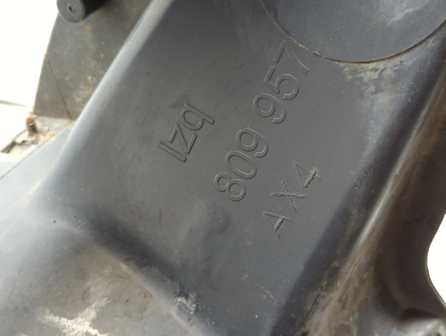 Локер передний левый