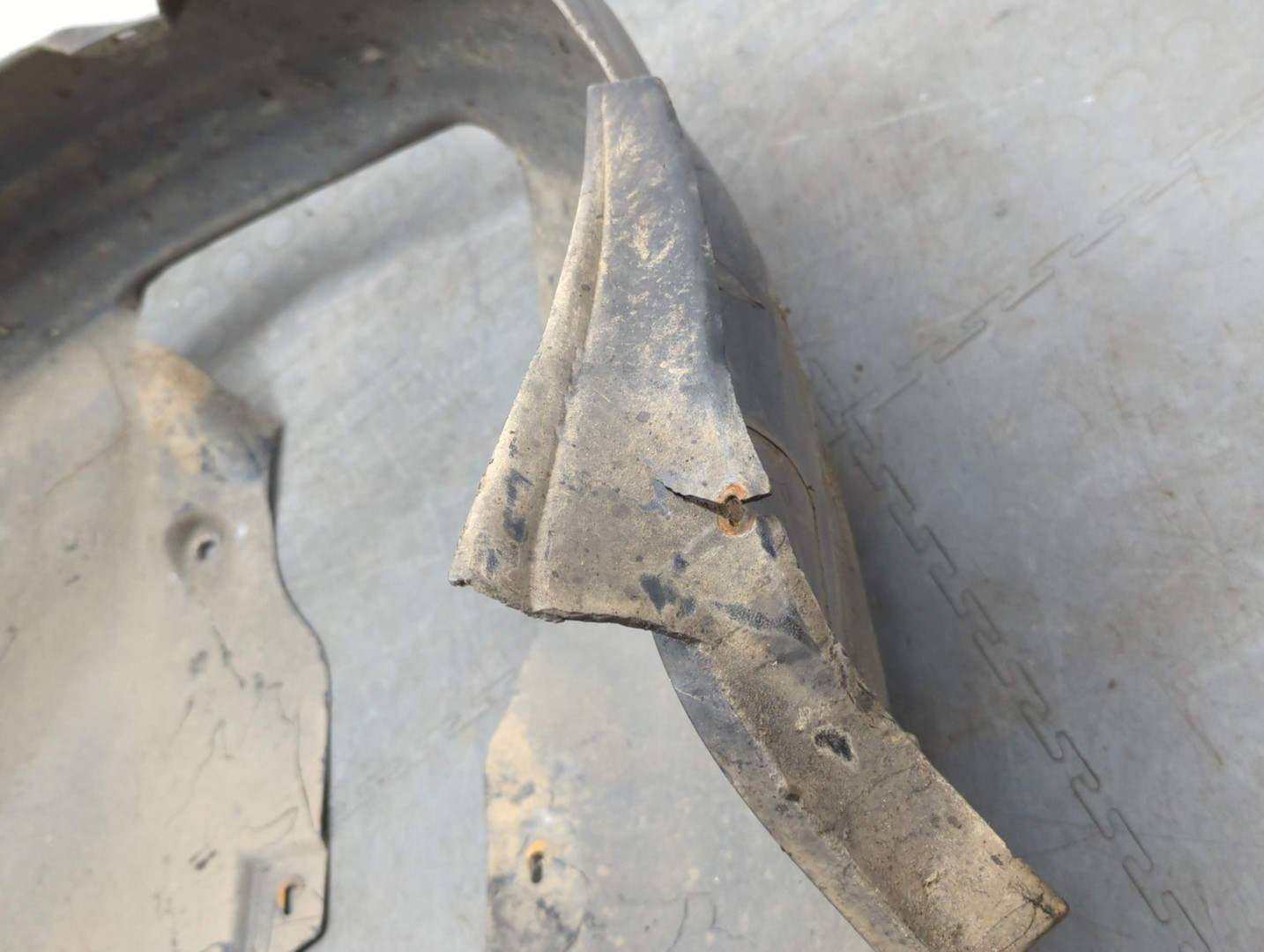 Локер передний левый