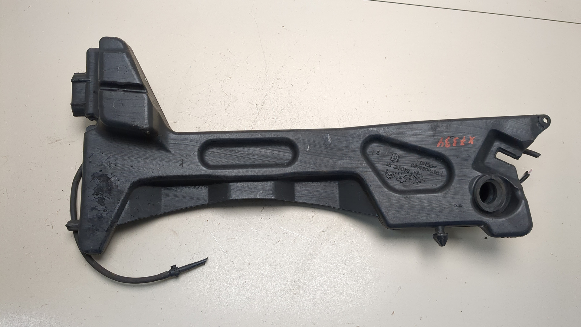 Бачок омывателя лобового стекла