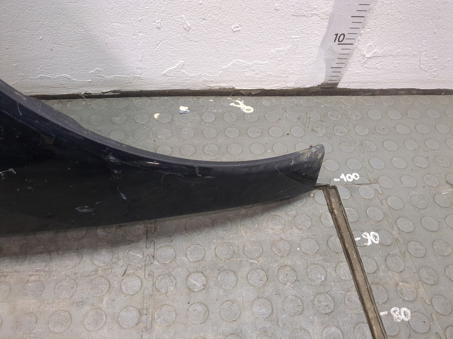 Крыло переднее правое