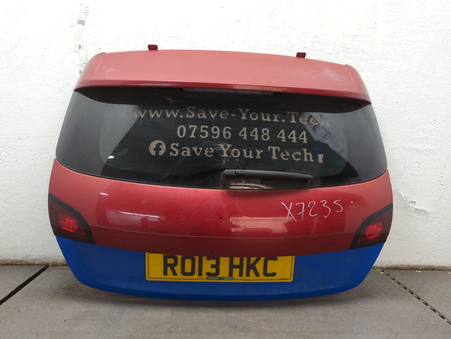 Дверь багажника