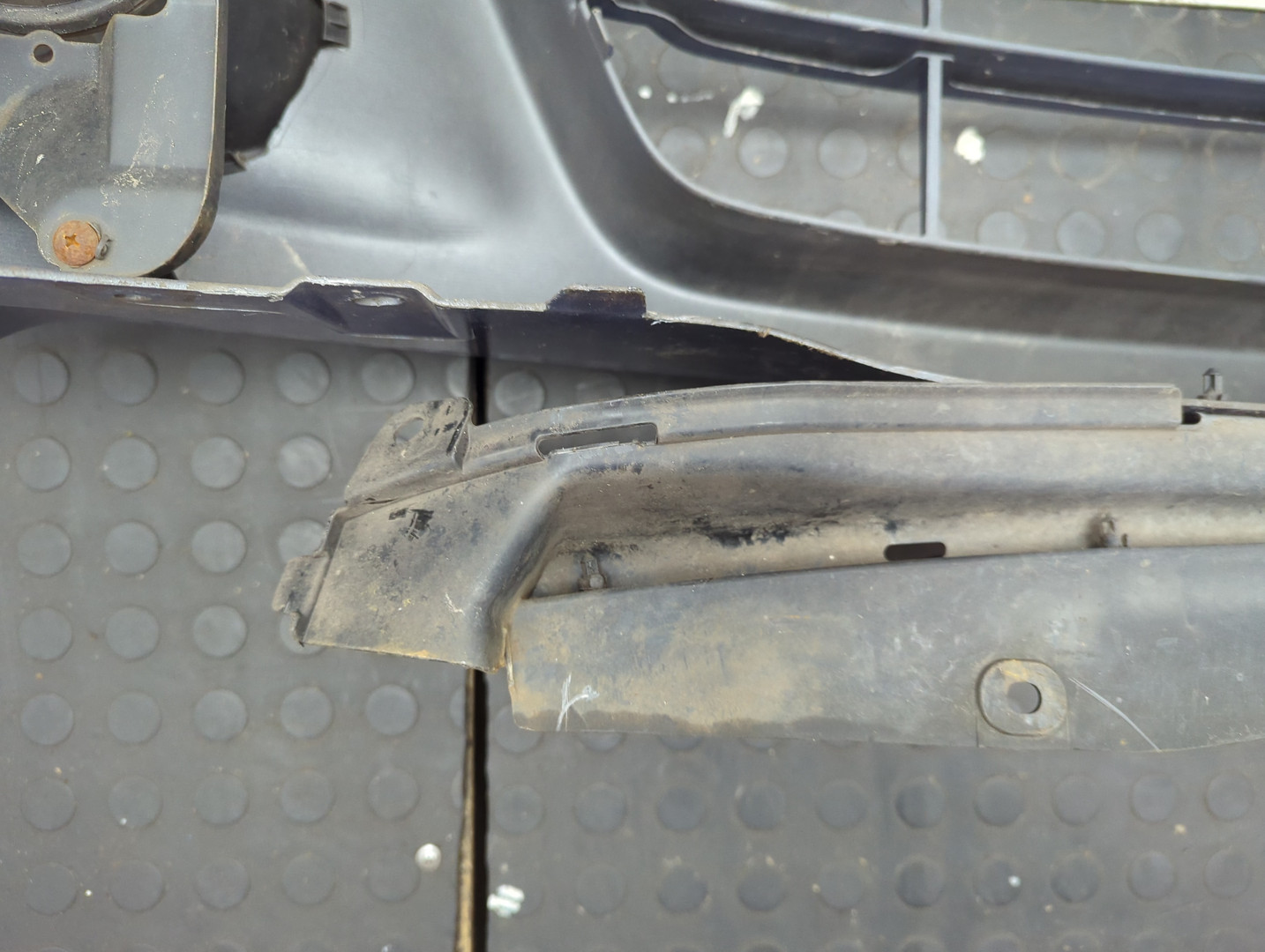 Бампер передний