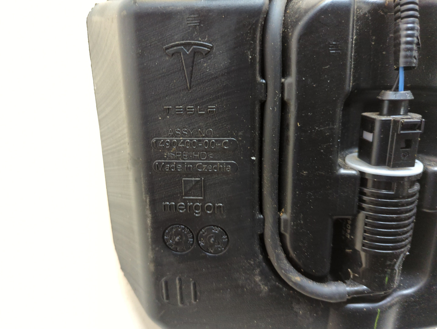 Бачок омывателя лобового стекла