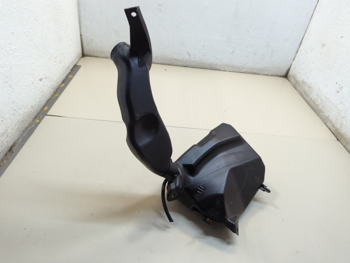 Бачок омывателя лобового стекла