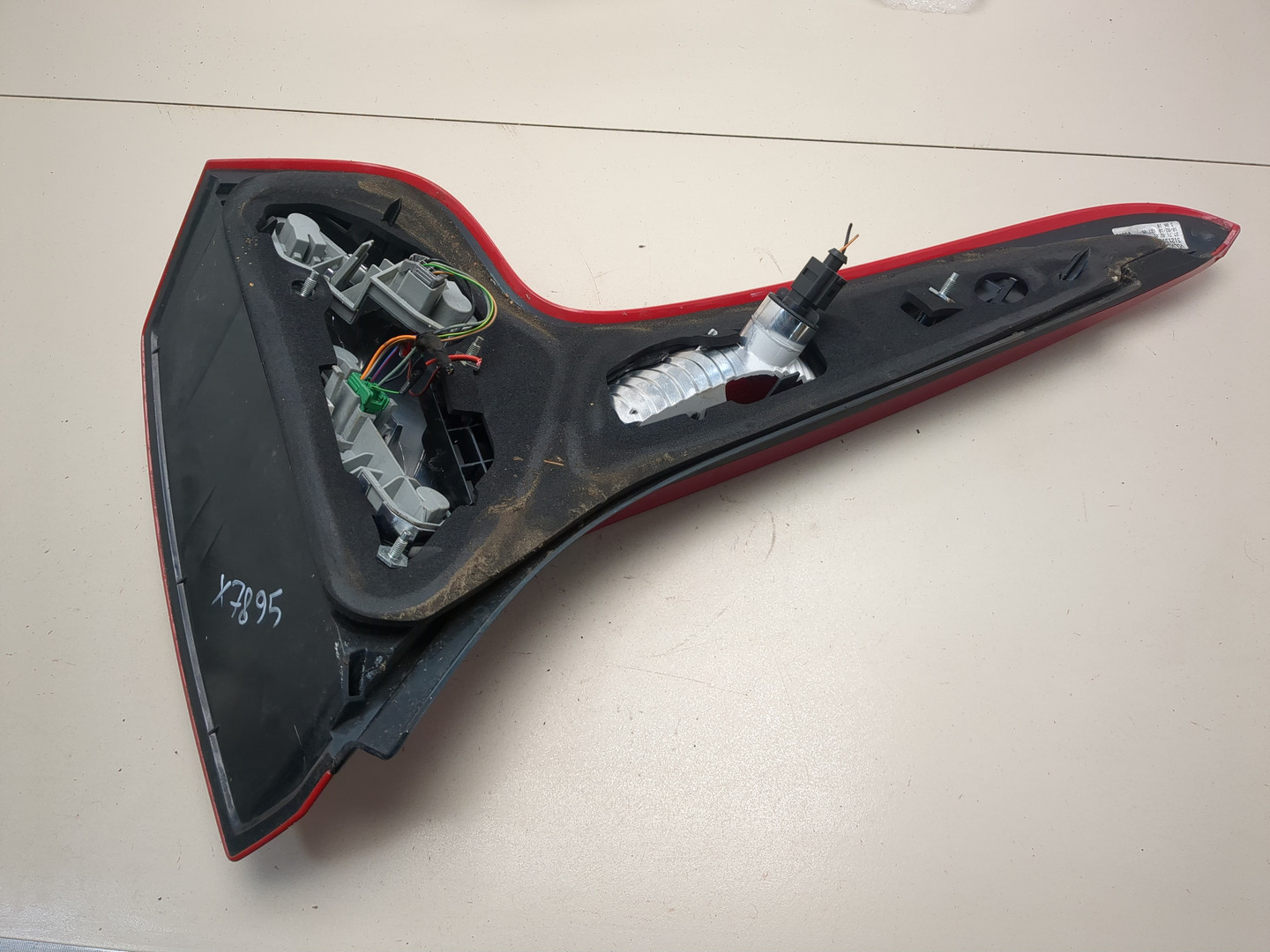 Фонарь задний правый