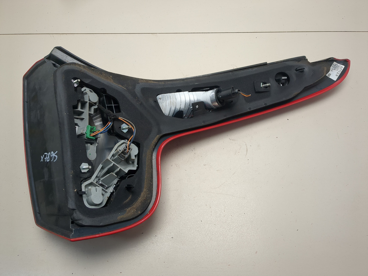 Фонарь задний левый