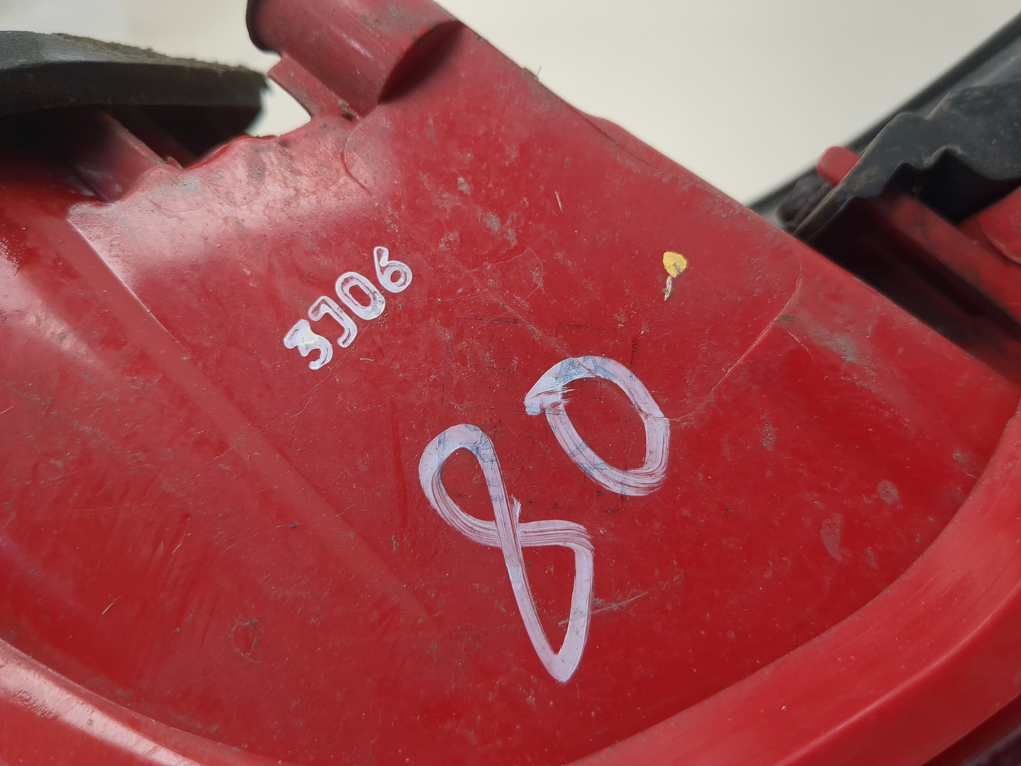 Фонарь задний правый