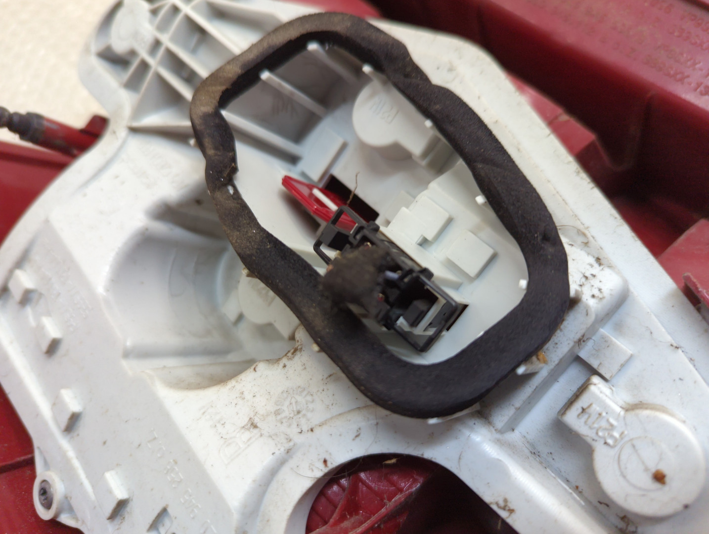 Фонарь задний правый