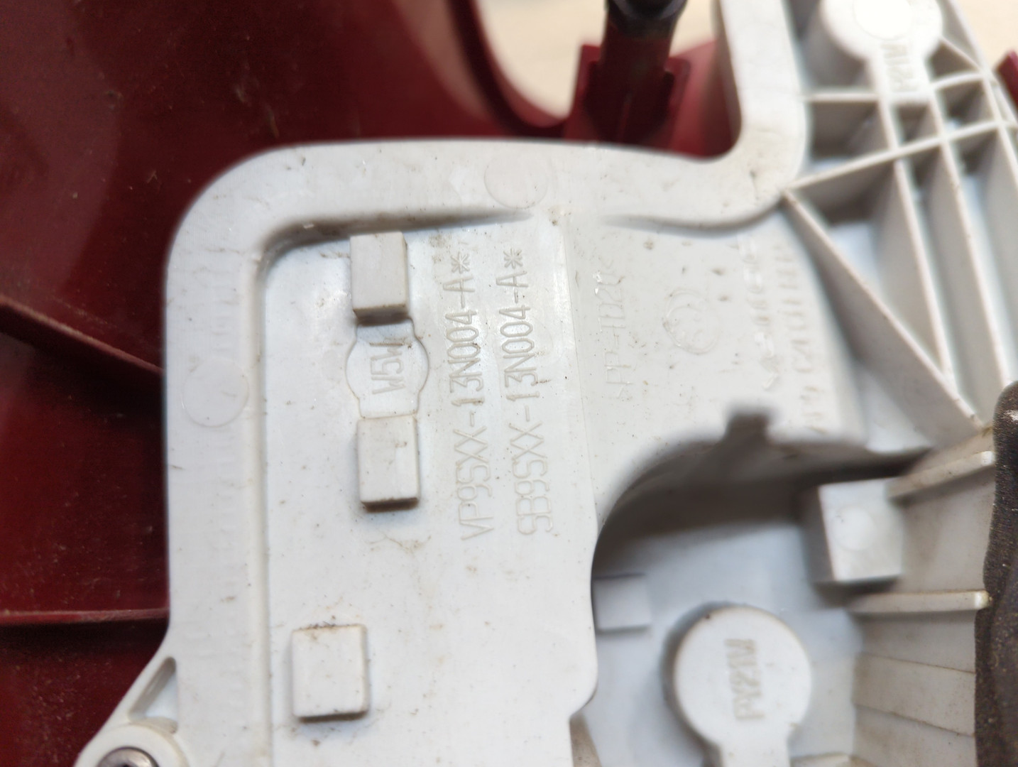 Фонарь задний правый