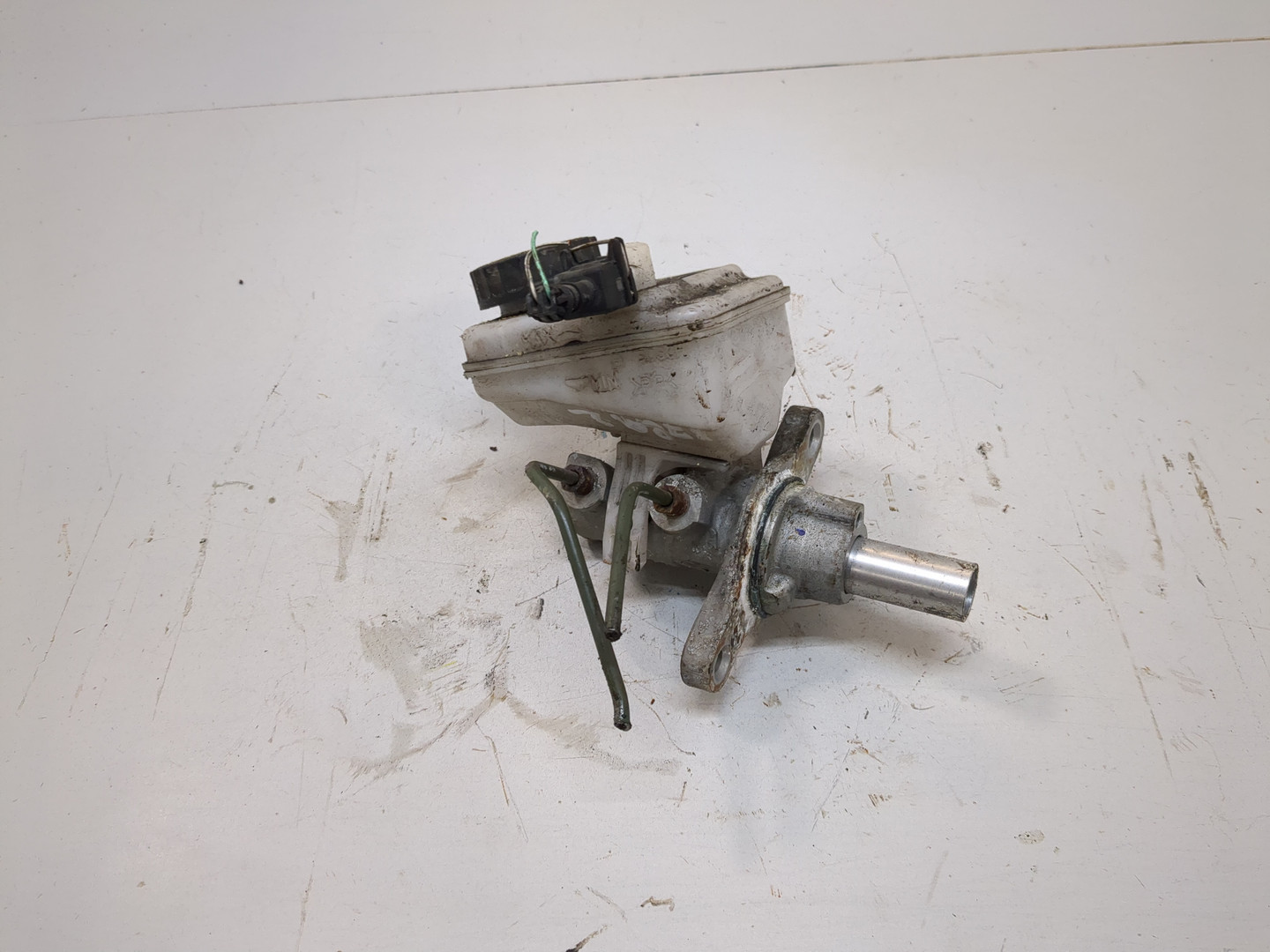 Цилиндр тормозной главный