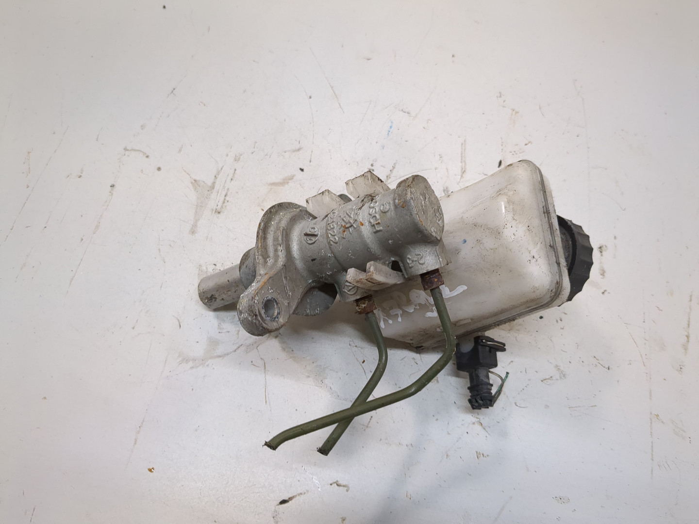 Цилиндр тормозной главный