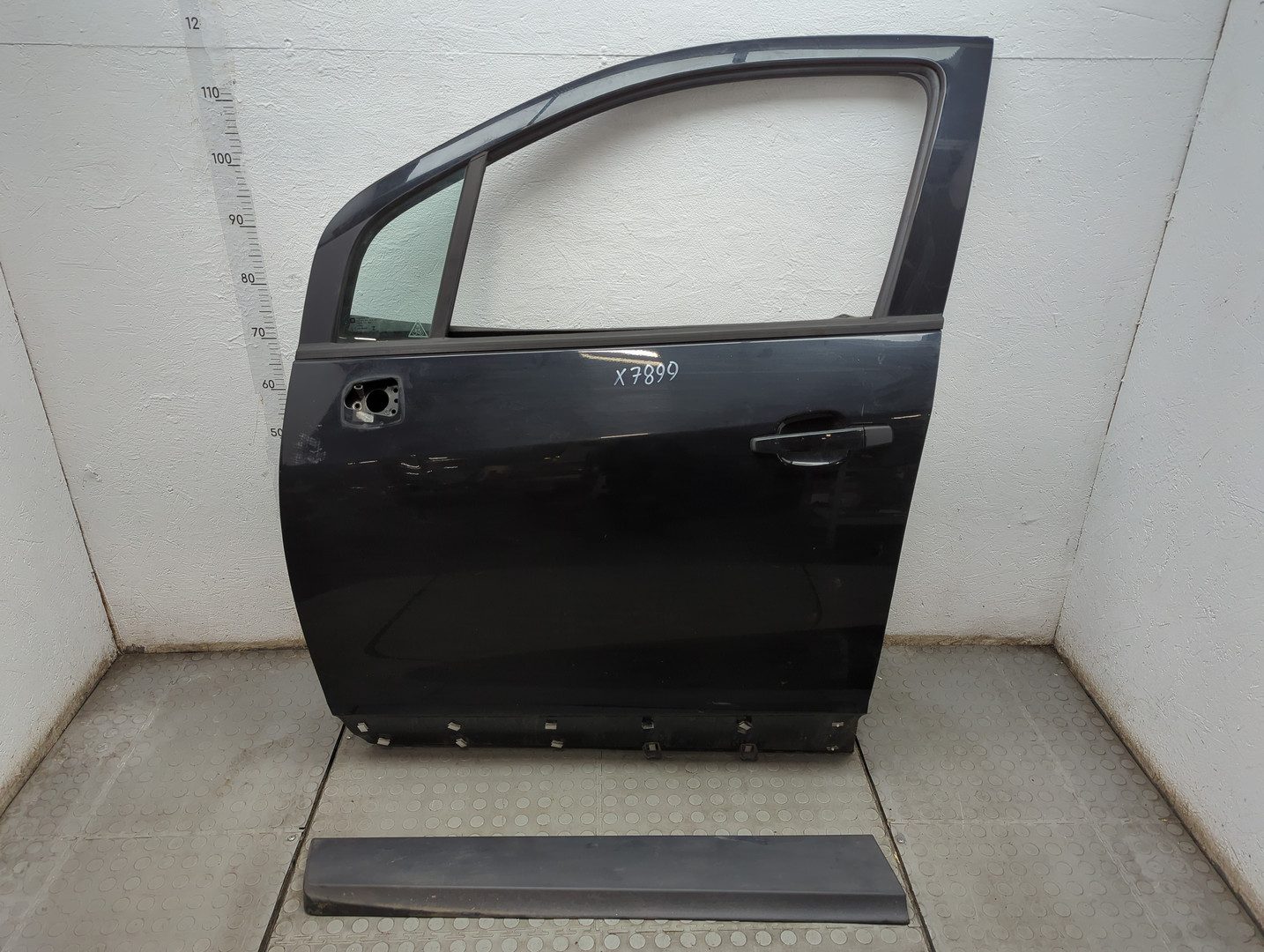 Дверь передняя левая