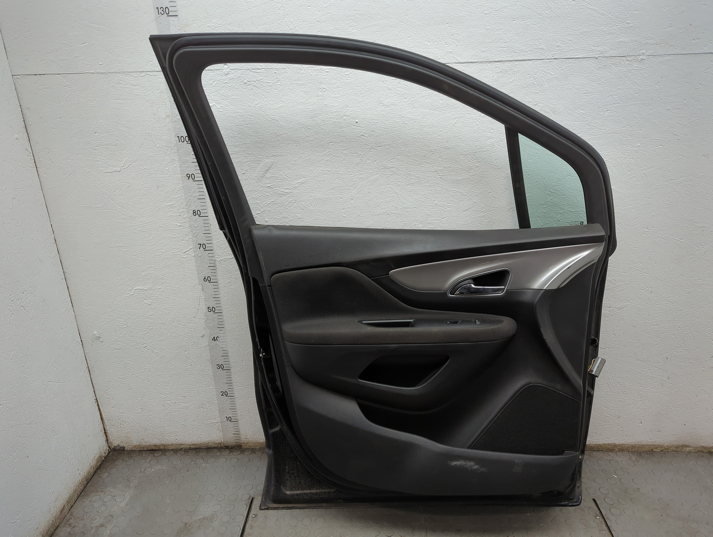 Дверь передняя левая