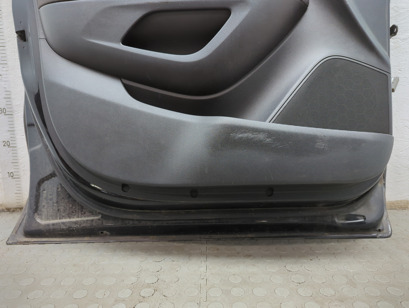 Дверь передняя левая