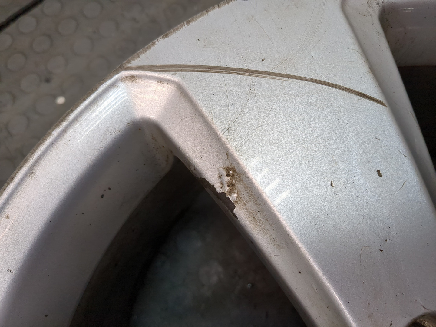 Диск колесный литой легкий сплав