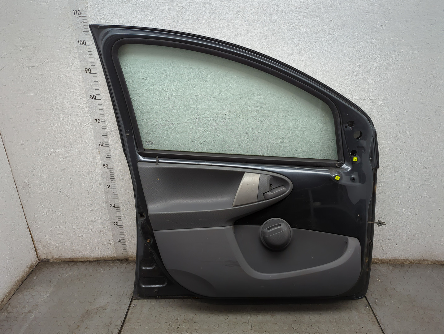 Дверь передняя левая