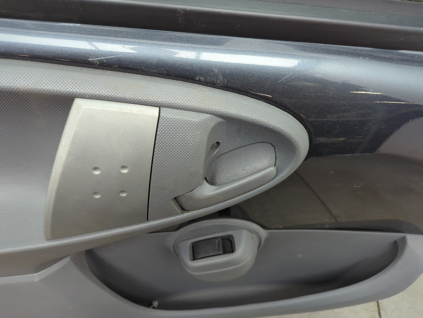 Дверь передняя левая