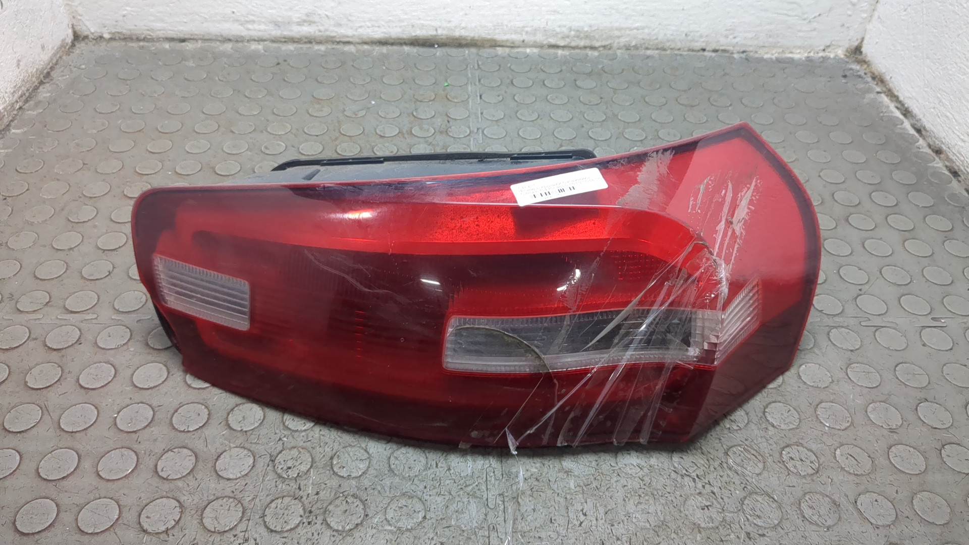 Фонарь задний внутренний правый