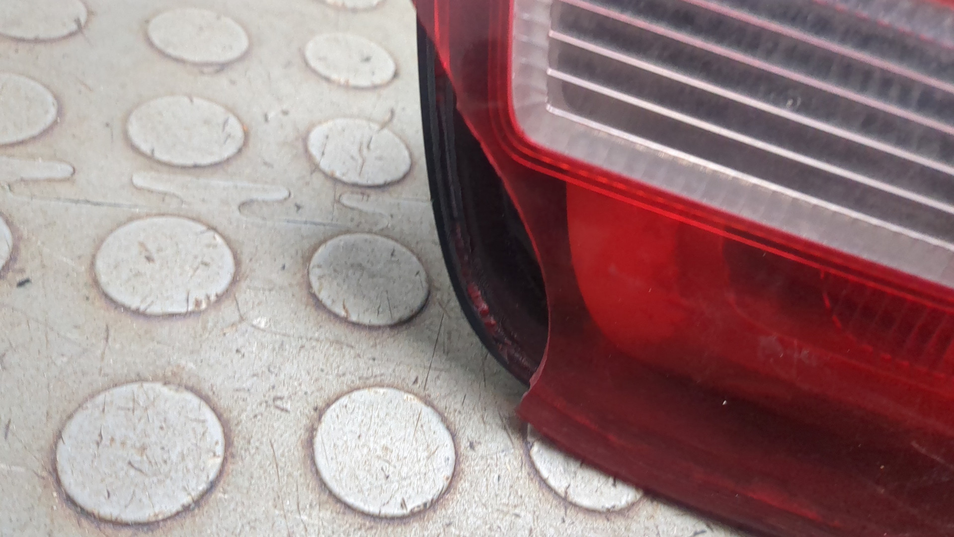 Фонарь задний внутренний правый