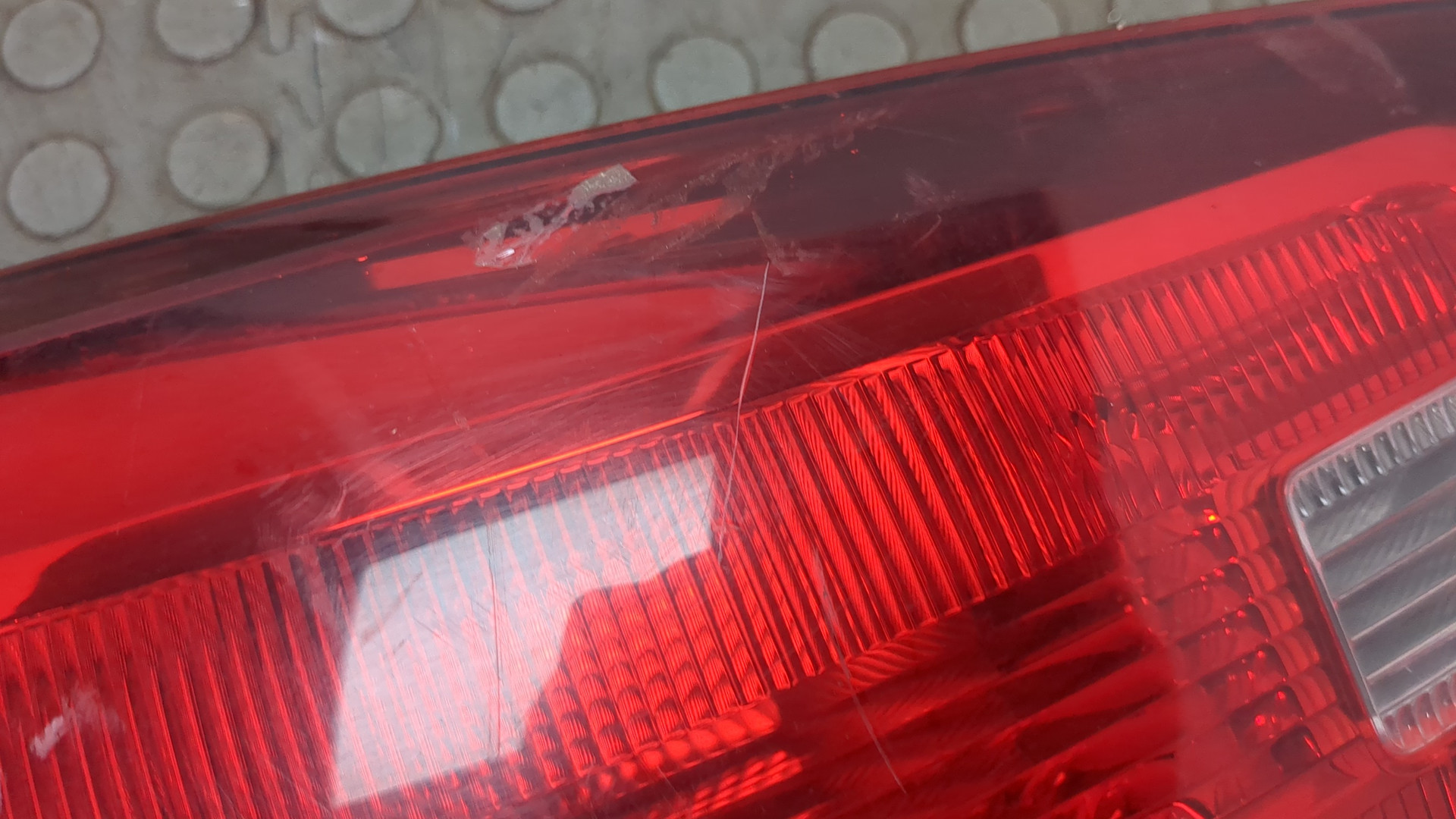 Фонарь задний внутренний левый