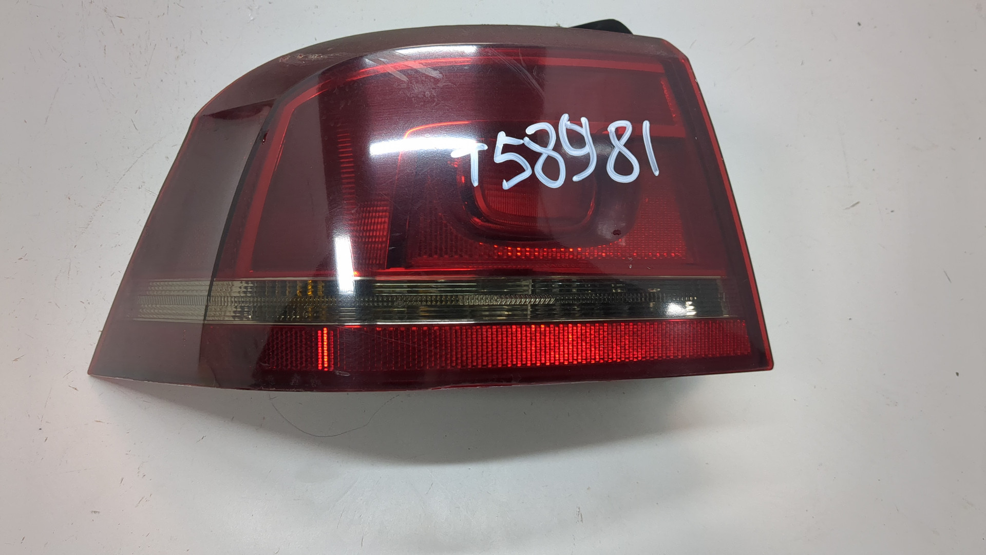 Фонарь задний левый