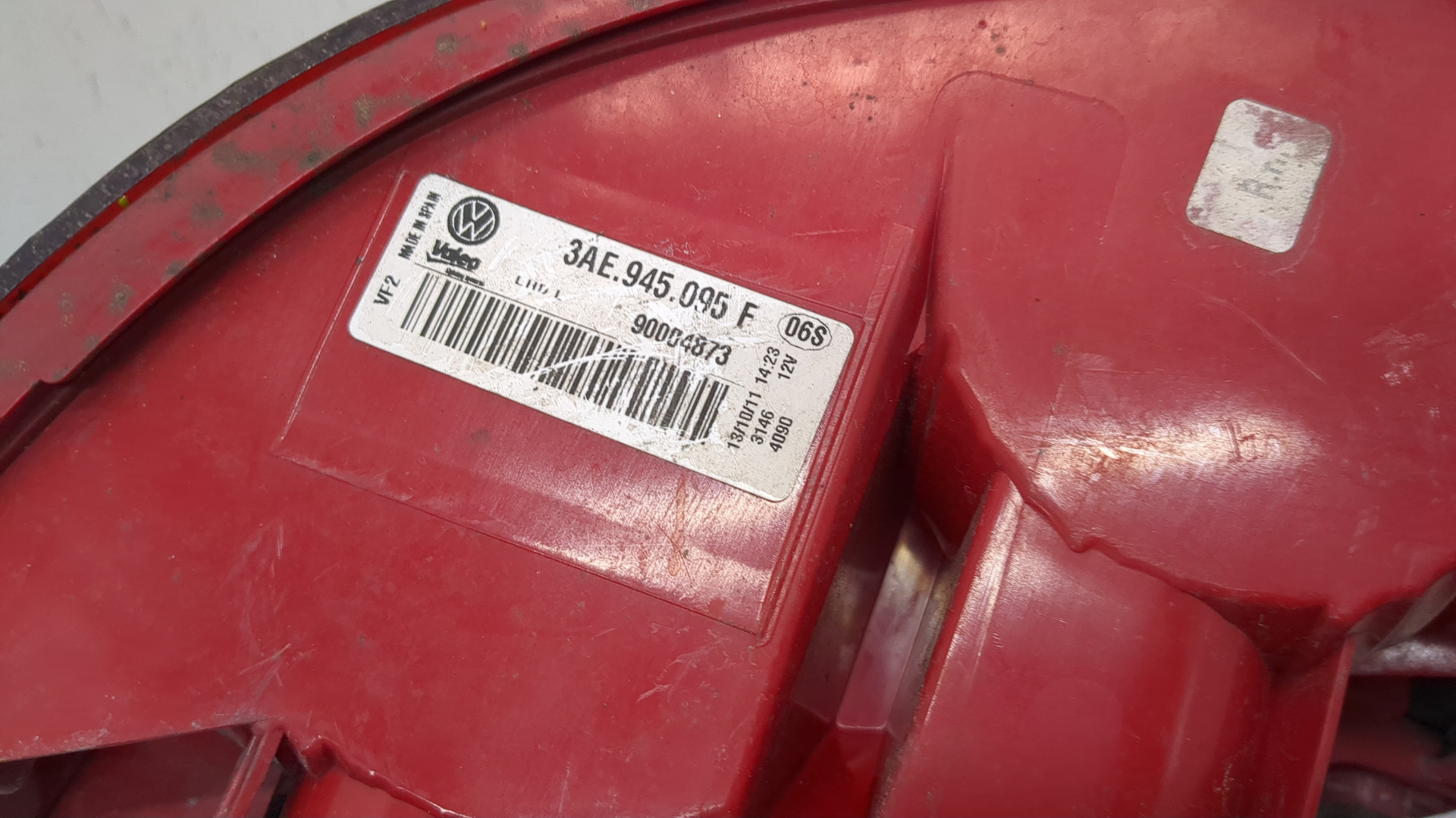 Фонарь задний левый