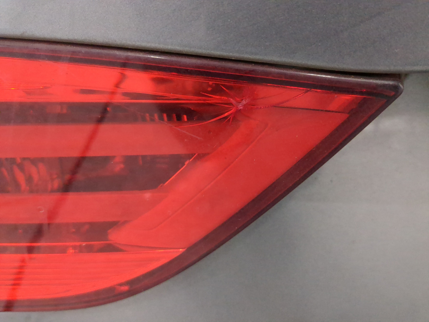 Дверь багажника