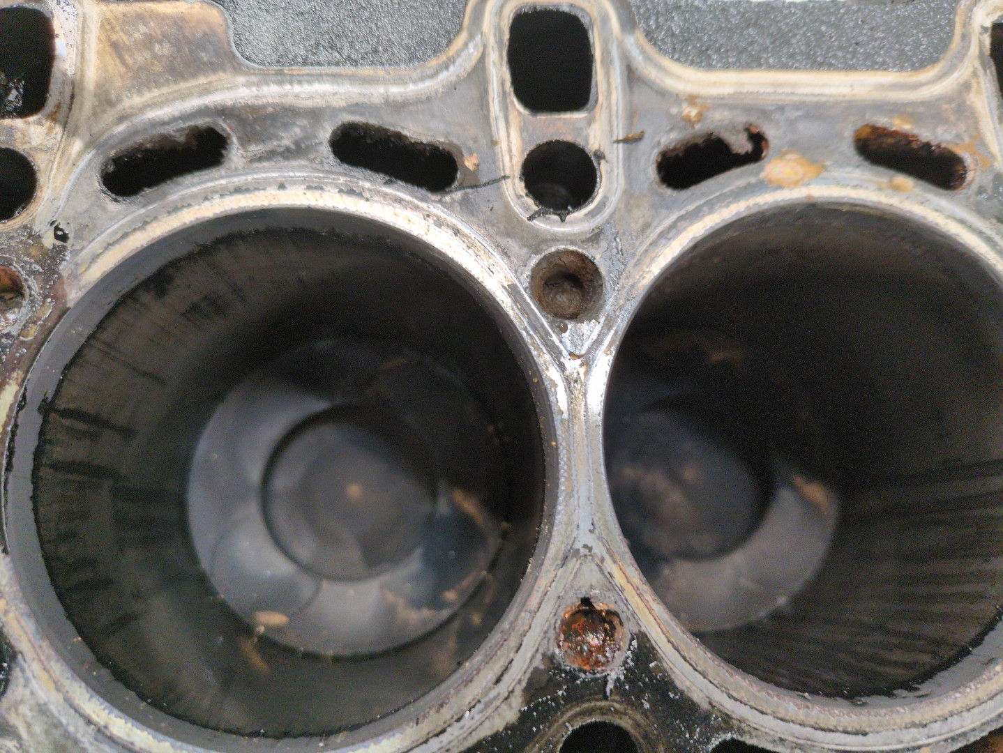 Блок двигателя