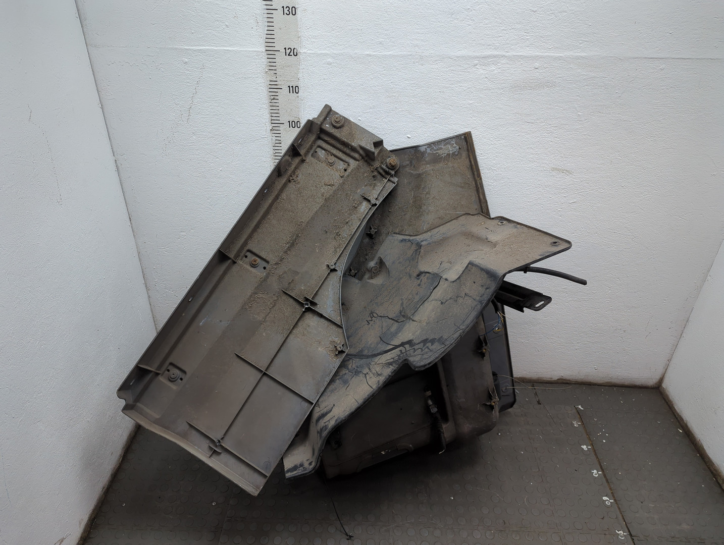 Подножка левая