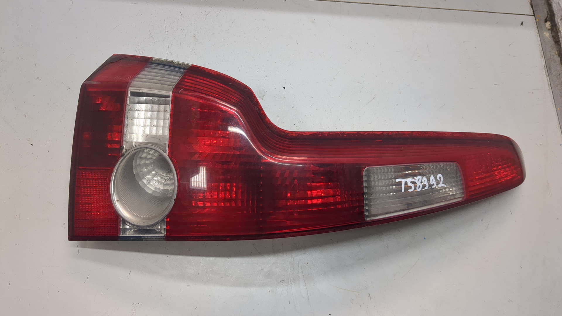 Фонарь задний левый