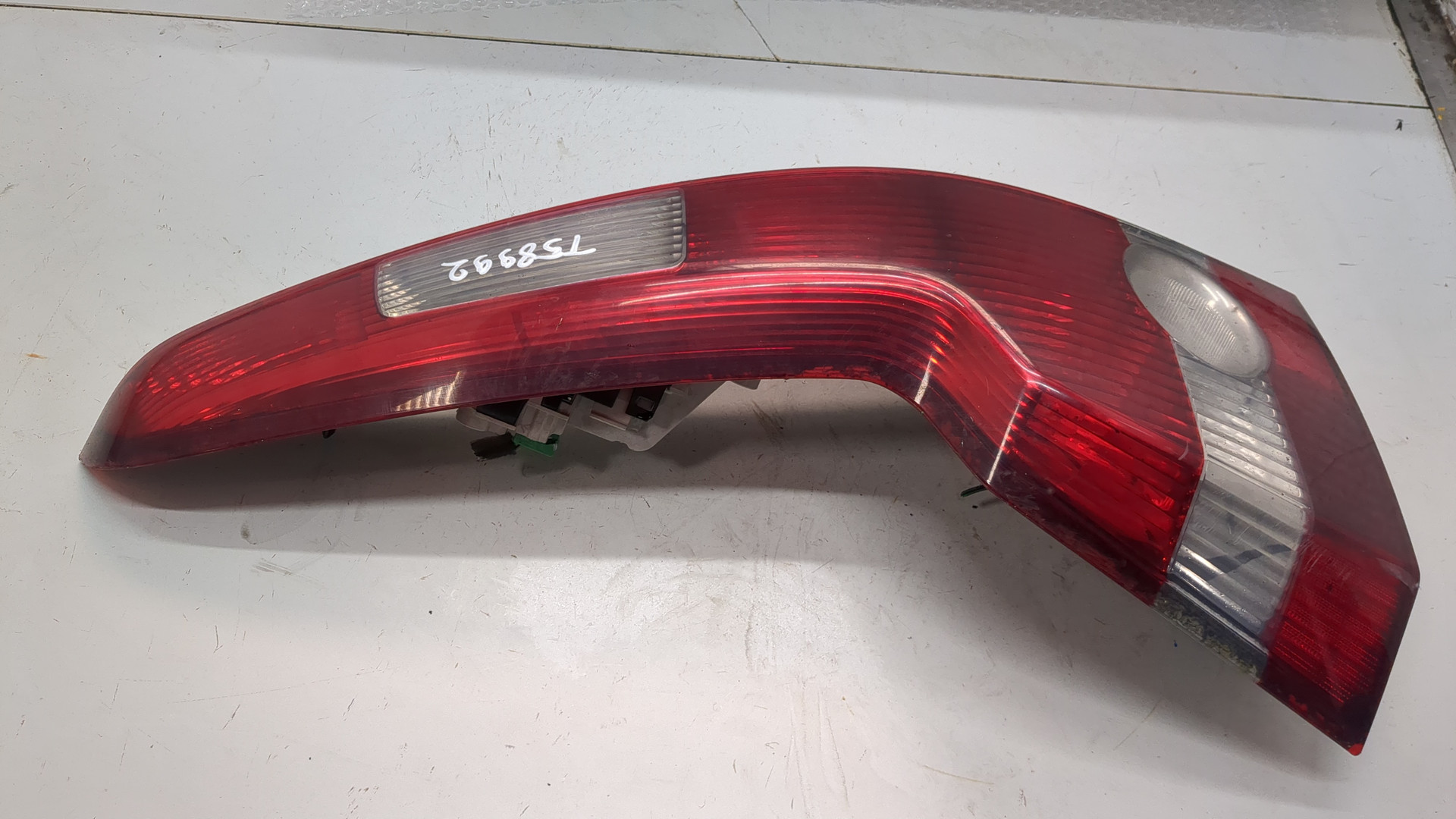 Фонарь задний левый