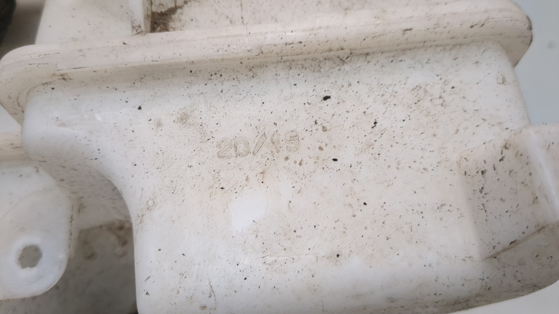 Бачок омывателя лобового стекла