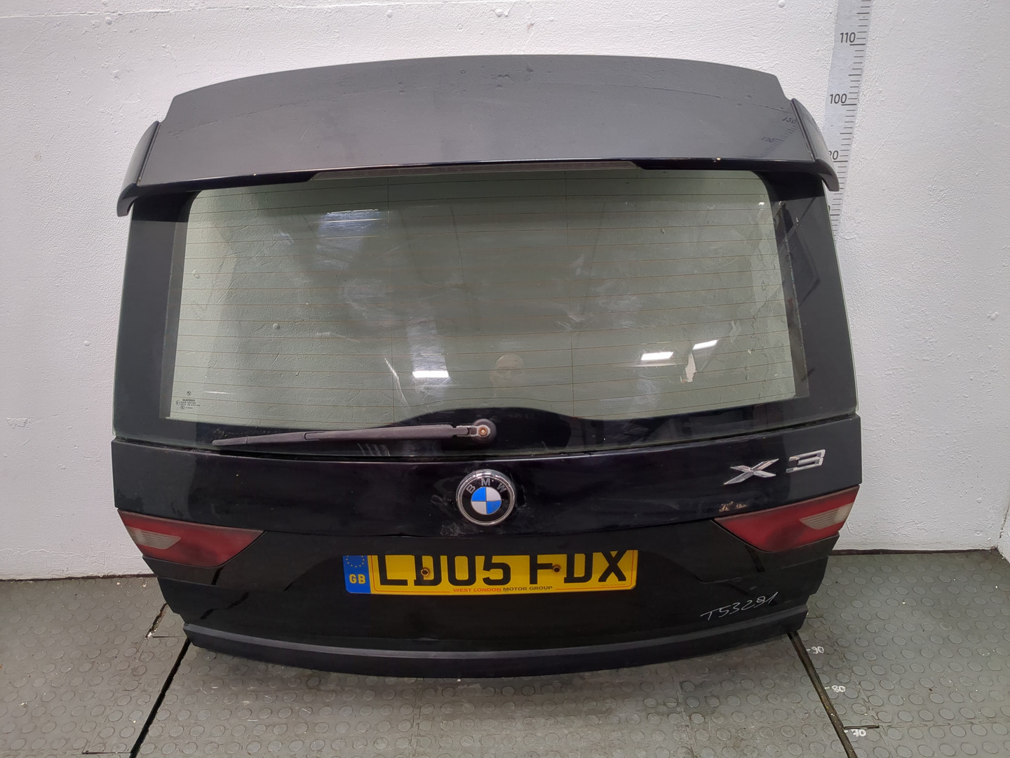 Дверь багажника