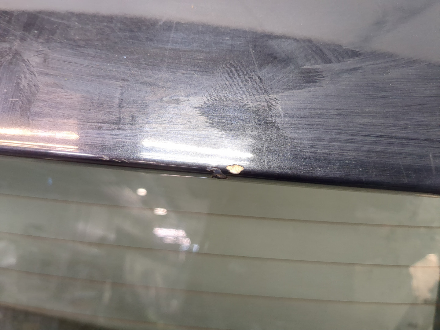 Дверь багажника