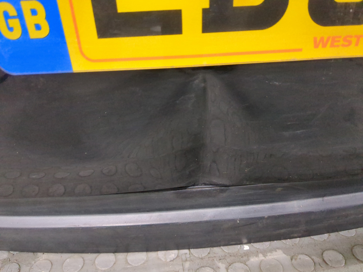 Дверь багажника