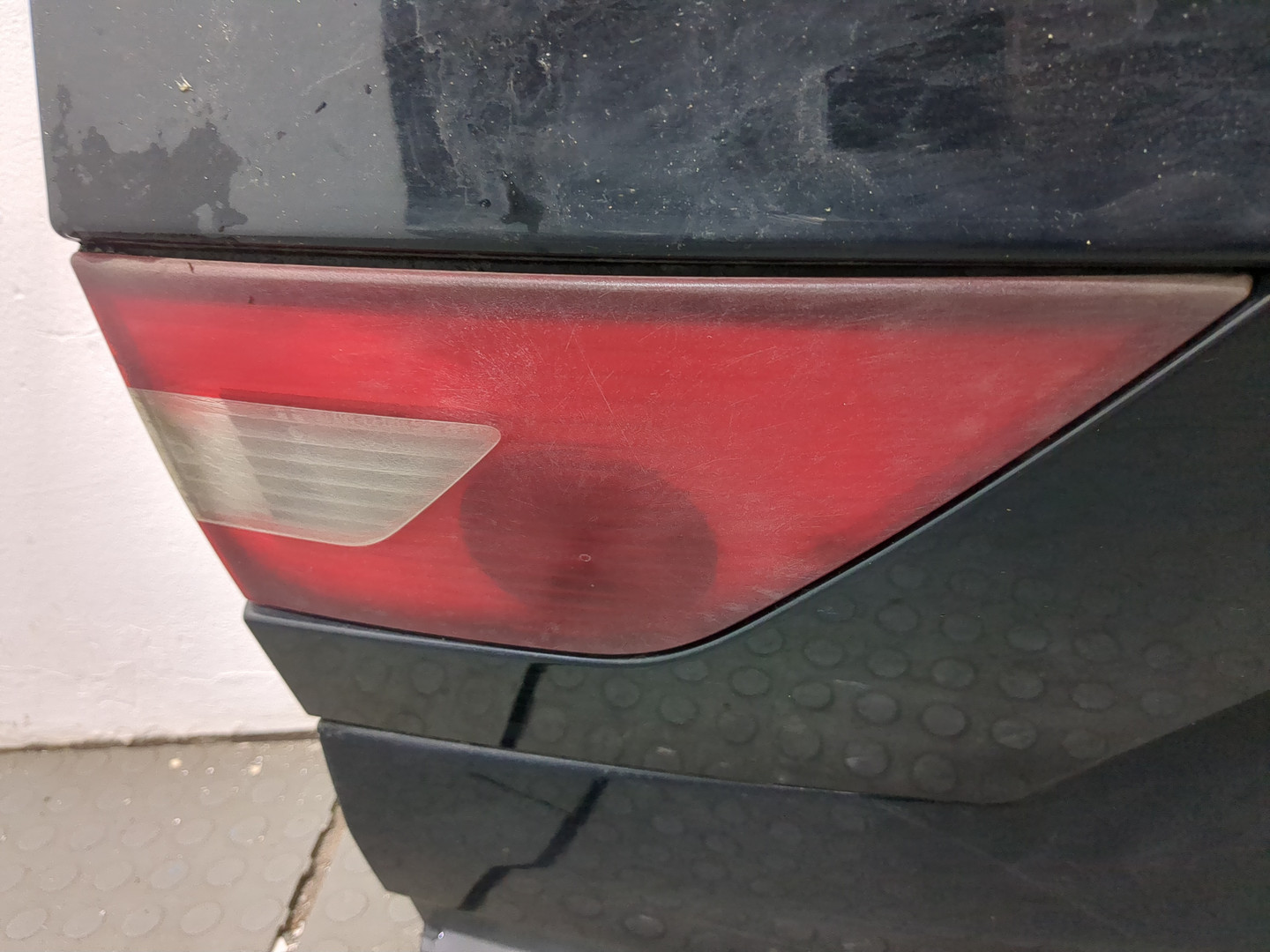 Дверь багажника