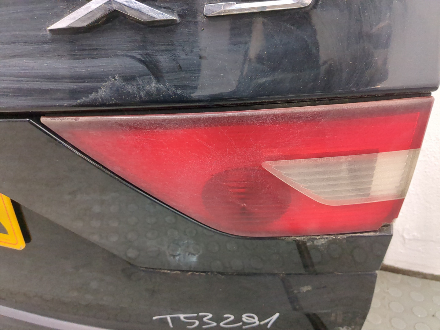 Дверь багажника