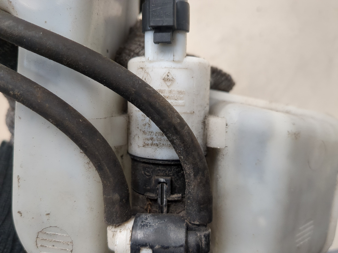 Бачок омывателя лобового стекла