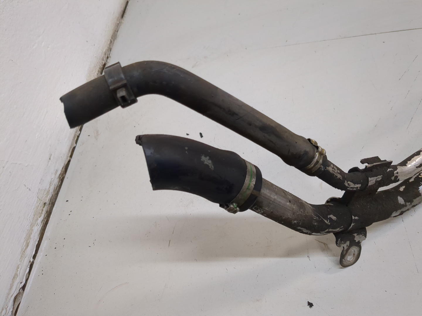 Горловина топливного бака