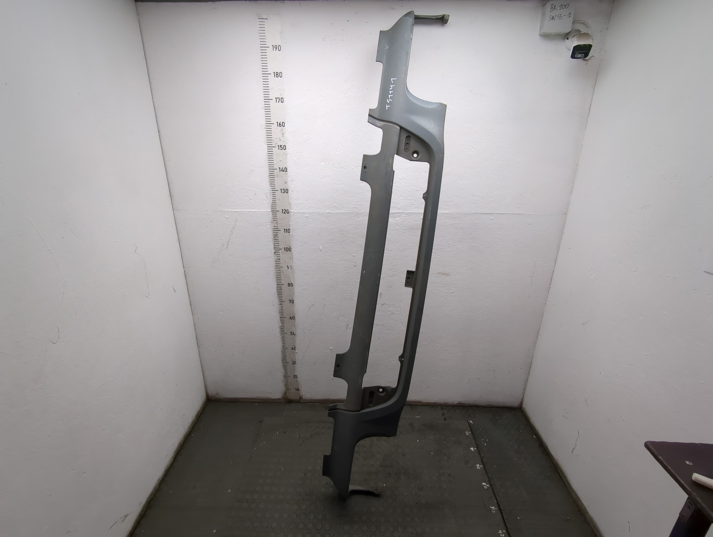 Планка под фары