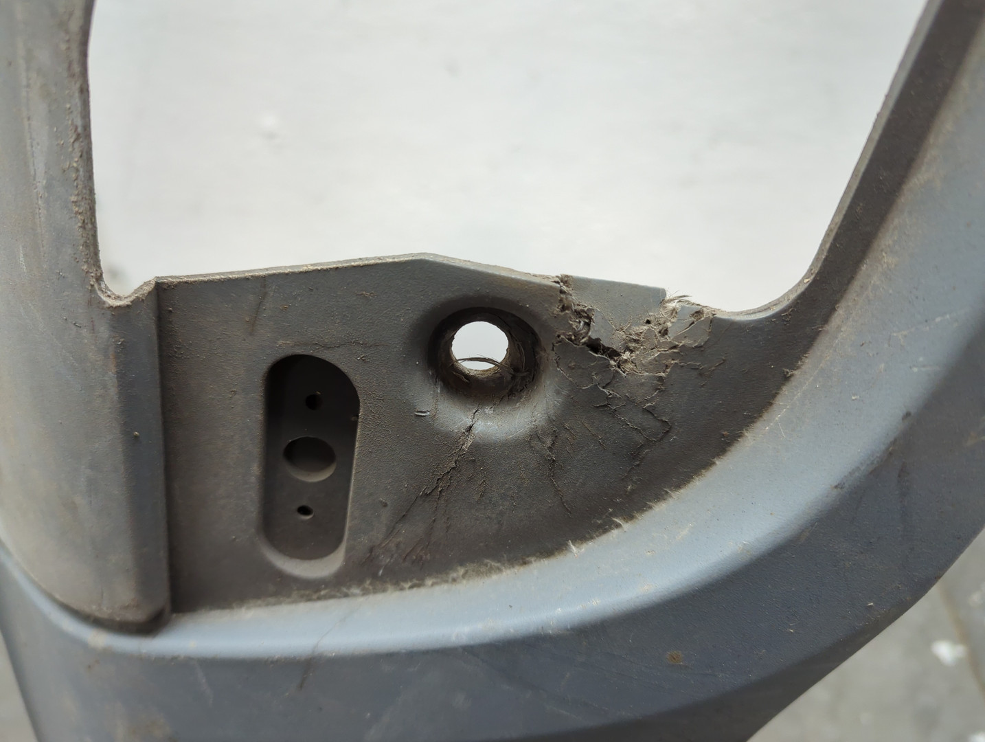 Планка под фары