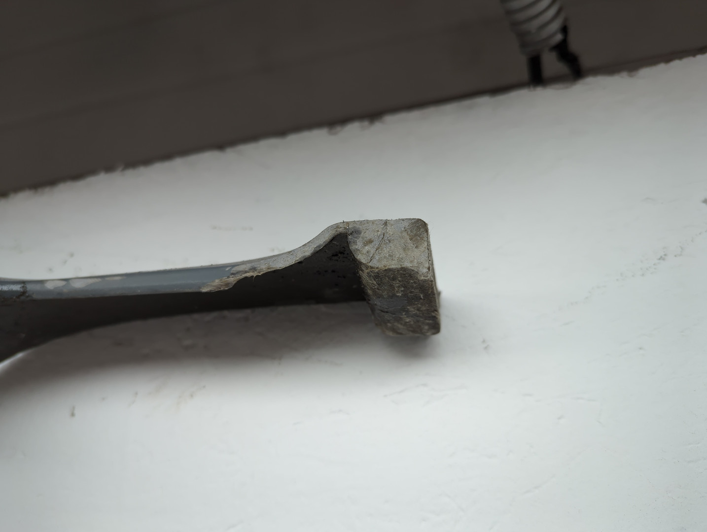 Планка под фары