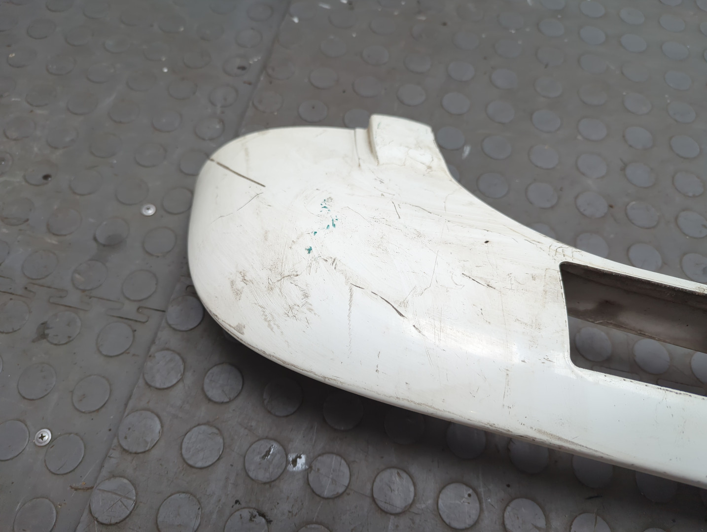 Молдинг лобового стекла