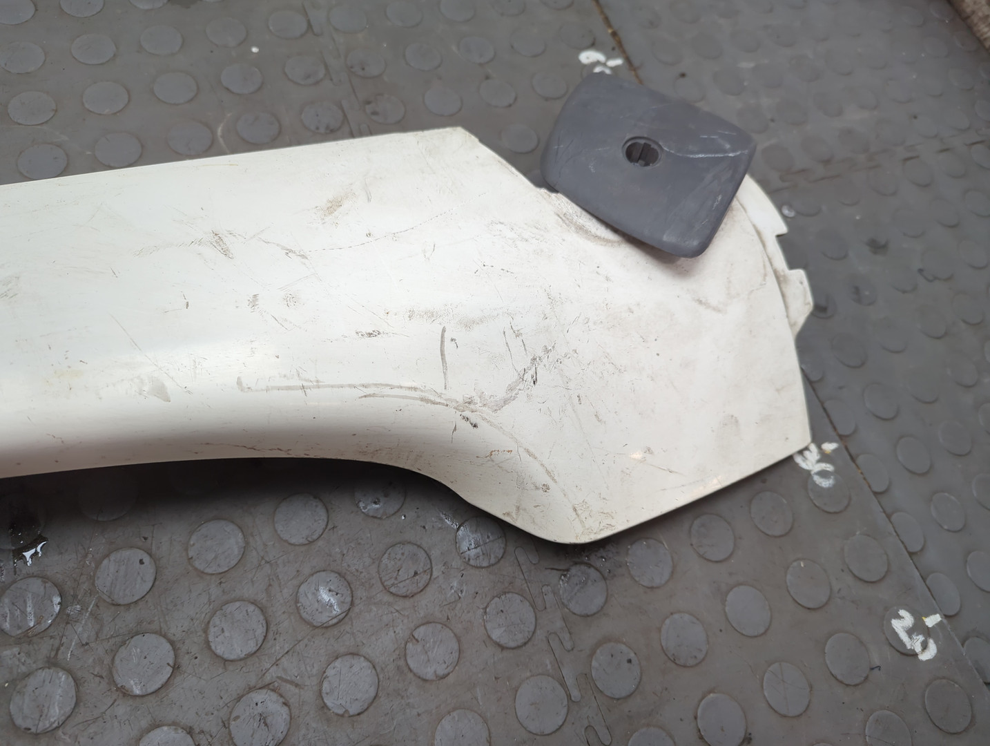 Молдинг лобового стекла