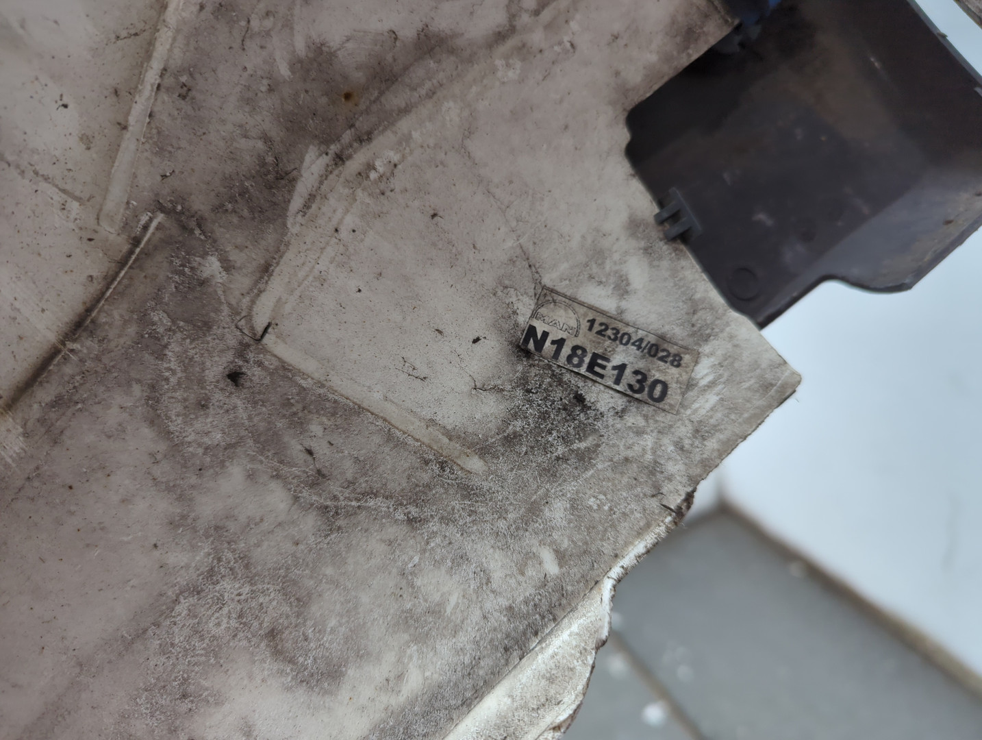 Молдинг лобового стекла