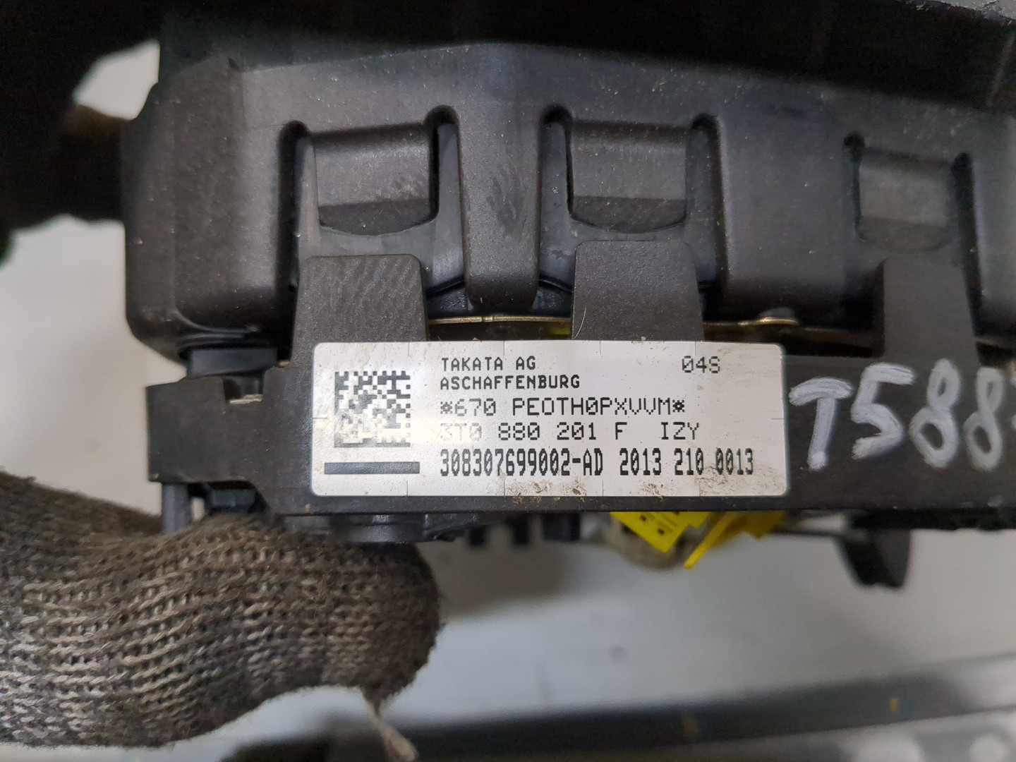 Подушка безопасности в рулевое колесо