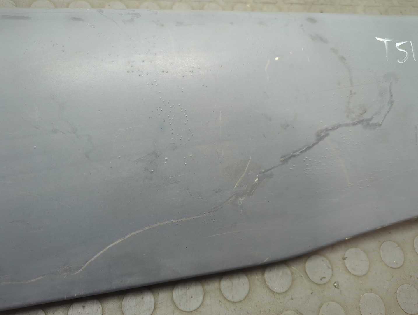 Кузовной элемент