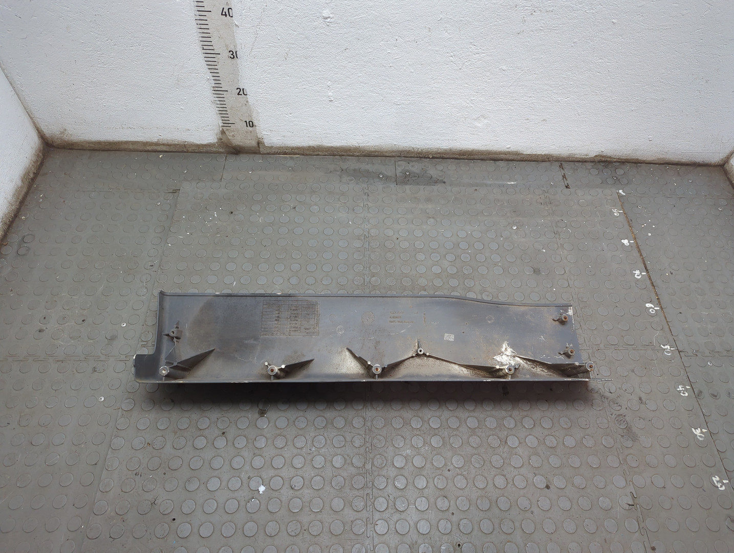 Кузовной элемент