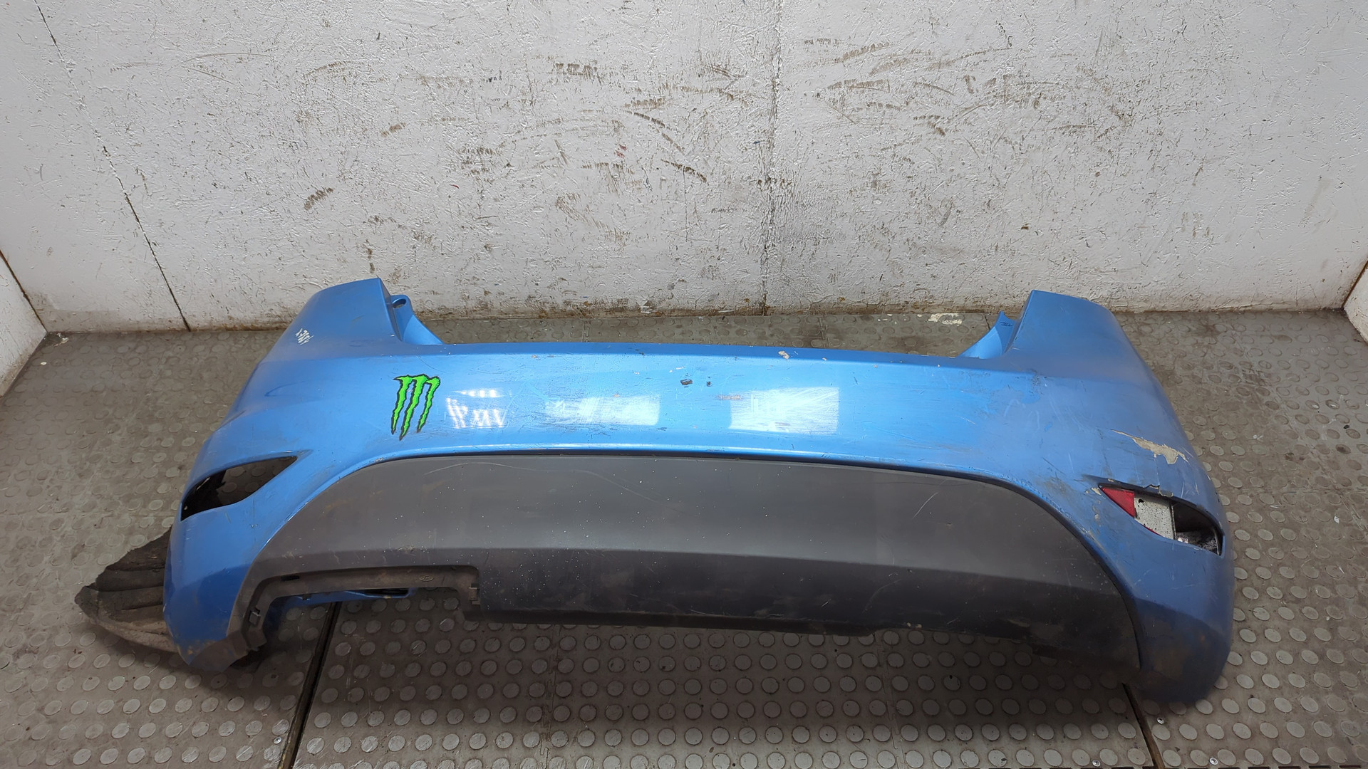 Бампер задний